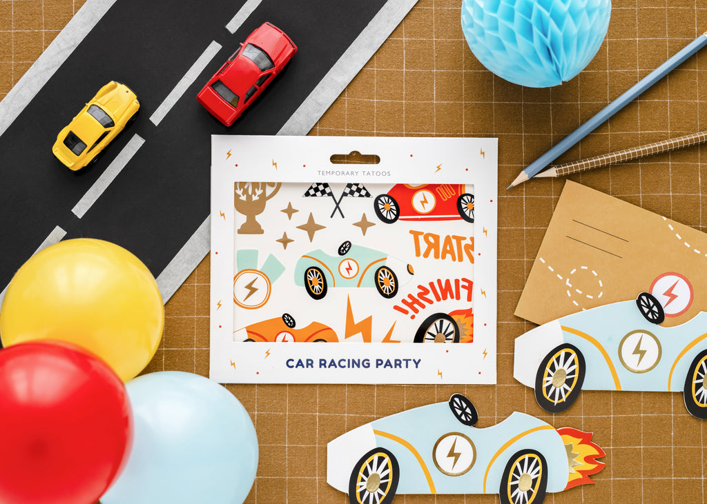 Auto‑Einladungen – 6er Set | Karten in Autoform inkl. Umschlägen | 18,8 × 8,4 cm | Kindergeburtstag & Renn‑Mottoparty