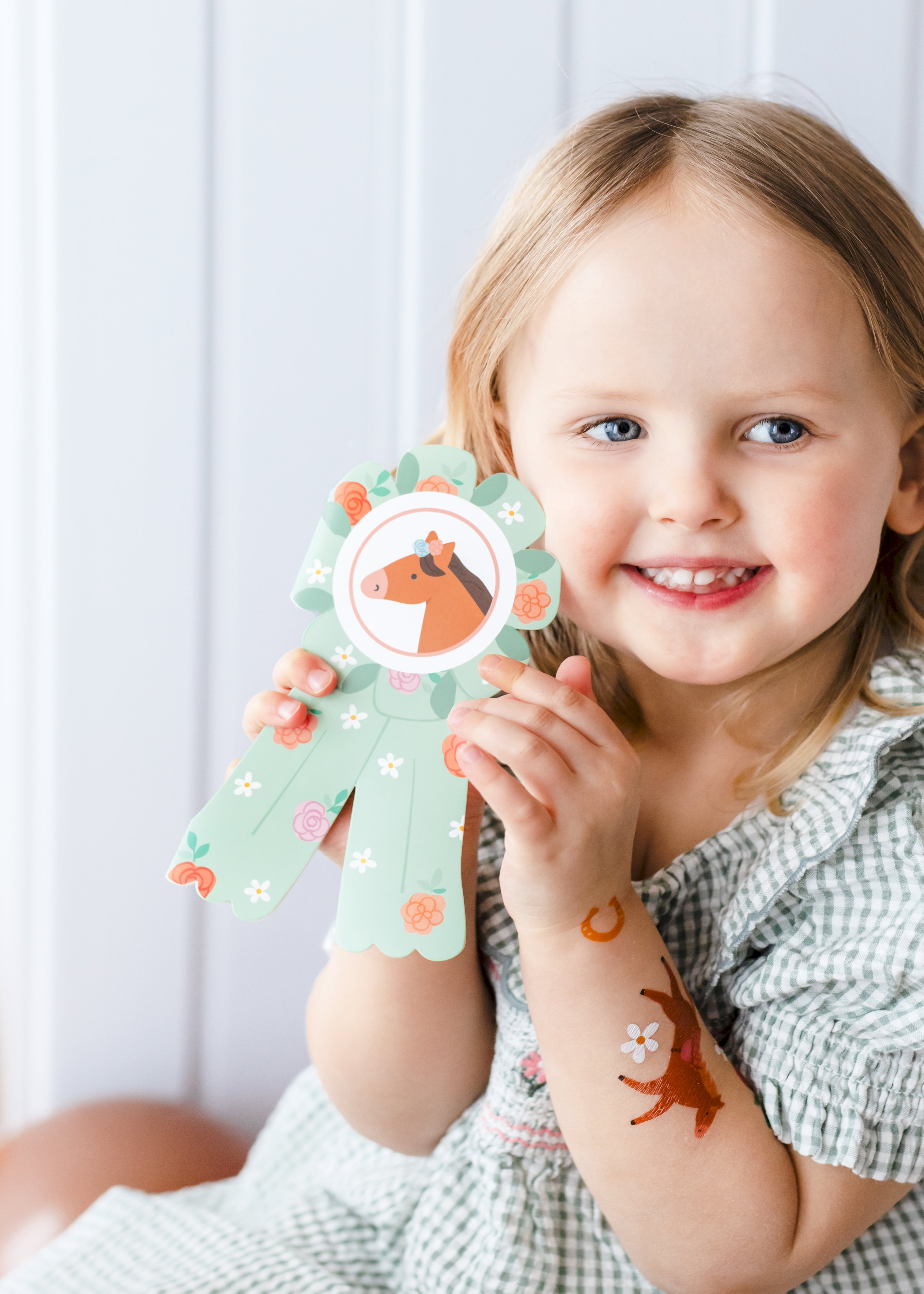 Pferde‑Einladungskarten – Cotillion‑Form, 16,5 × 19,5 cm | 6 Karten inkl. Umschlägen | Kindergeburtstag & Reit‑Mottoparty