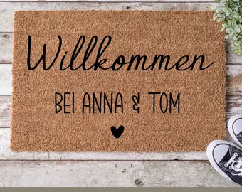Personalisierte Fußmatte – „Willkommen bei [Name & Name]“ – Geschenk Einzug, Paar, Hochzeit, Türvorleger mit Namen, Geschenkideen
