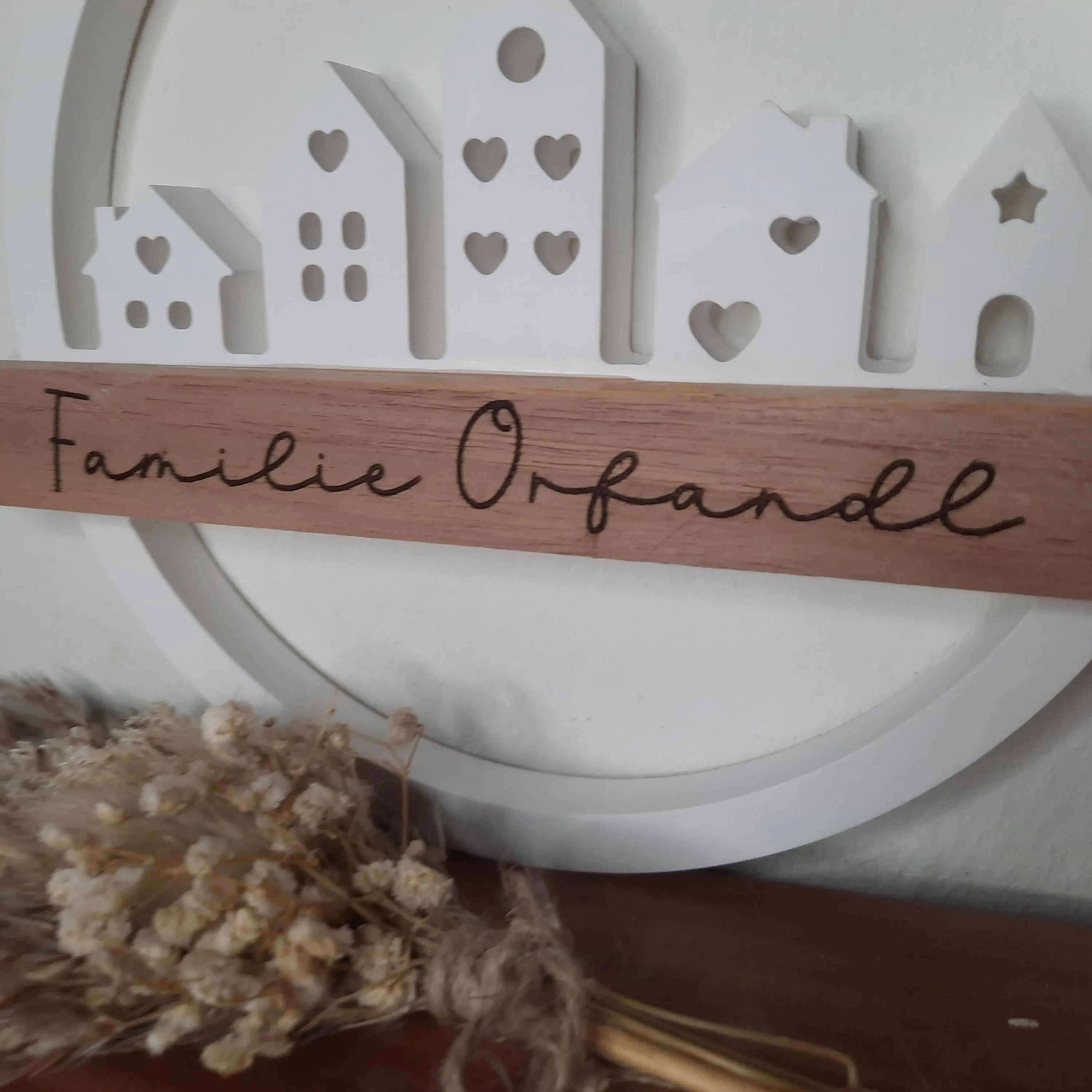 Personalisiertes Familienschild mit Namen – Haustürschild Holz – Namensschild Familie – Geschenk Einzug – Familienname Deko