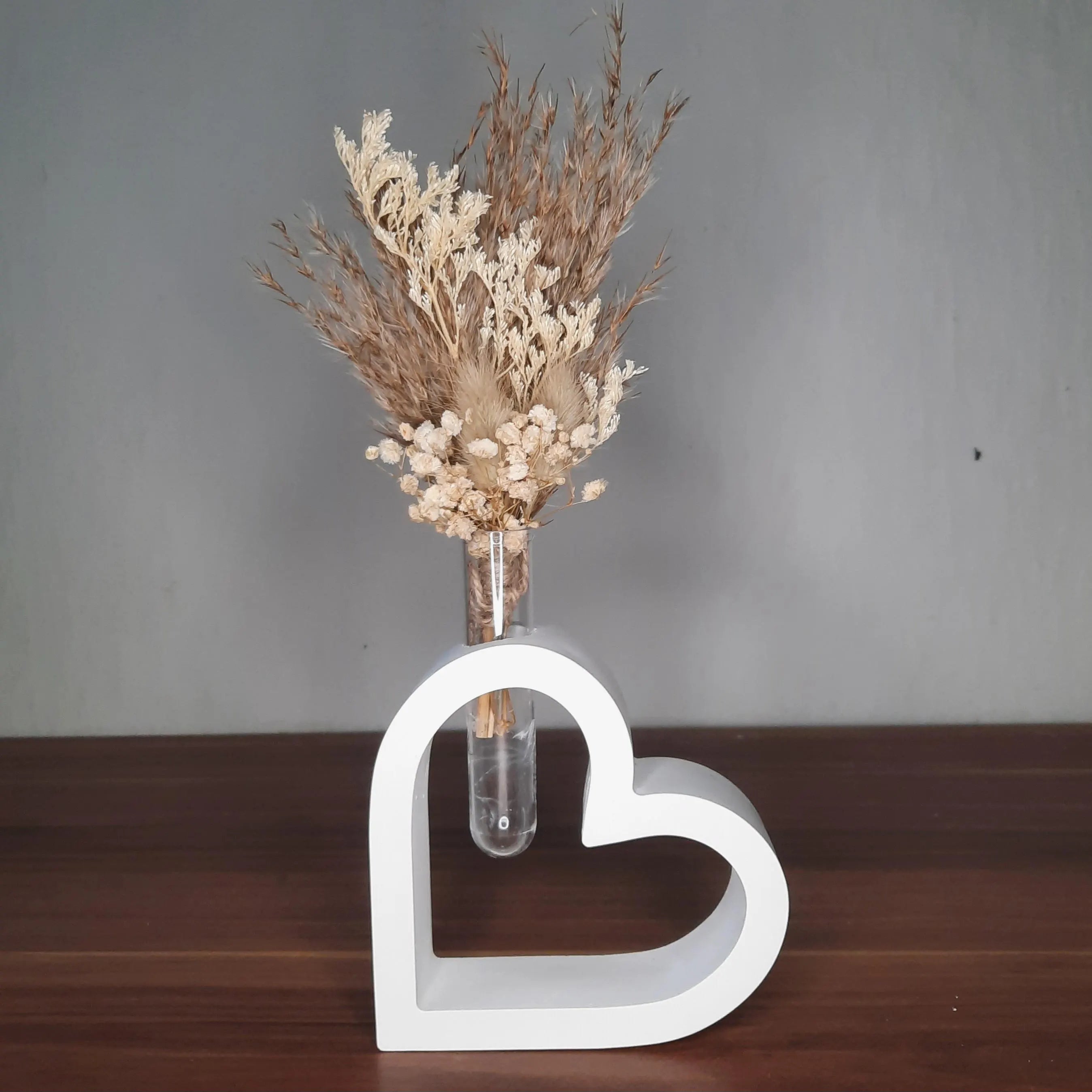 Herzförmige Raysinvase mit Trockenblumen | Dekoration in Herzform | Geschenk für Freundin, Mama, Hochzeit, Muttertag | Handmade